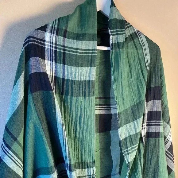 J. Crew Women’s Scarf Oversized lightweight Green Black Plaid Long Wide Scarf - Picture 3 of 8
